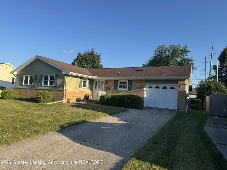 3 Bed 1 Bath Established Mid-Century Residence in Lansing, MI - 3