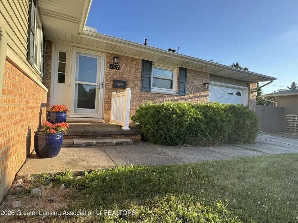 3 Bed 1 Bath Established Mid-Century Residence in Lansing, MI - 4