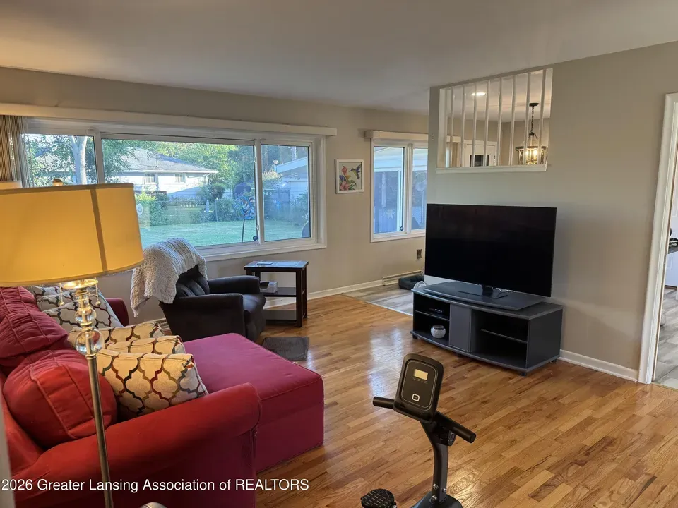 3 Bed 1 Bath Established Mid-Century Residence in Lansing, MI - 5