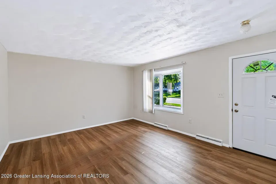 3 Bed 1 Bath Established Mid-Century Residence in Lansing, MI - 3