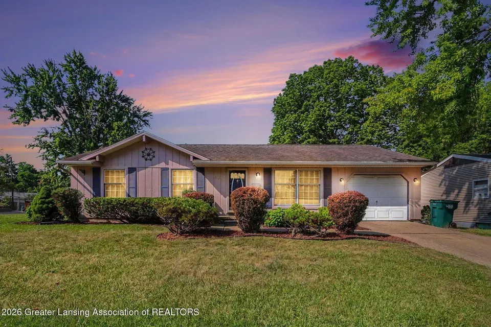 3 Bed 1 Bath Established Mid-Century Residence in Lansing, MI - 1