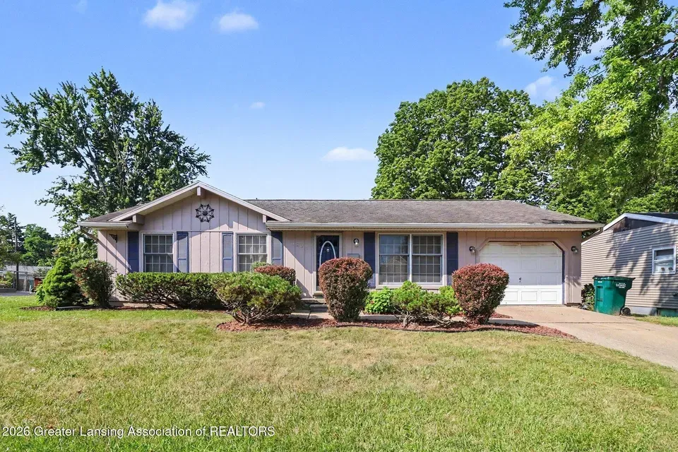 3 Bed 1 Bath Established Mid-Century Residence in Lansing, MI - 2