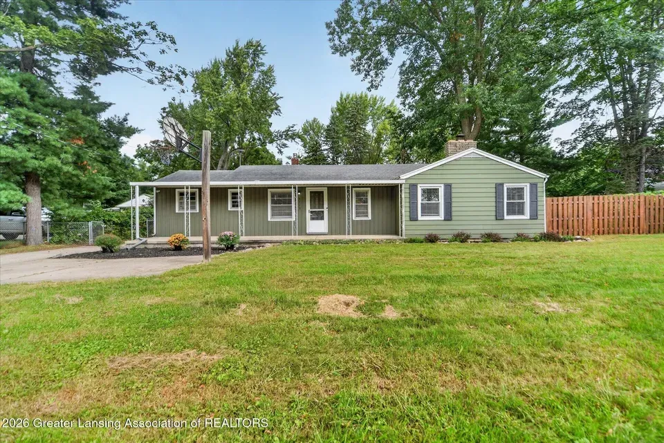 3 Bed 1 Bath Established Mid-Century Residence in Lansing, MI - 1