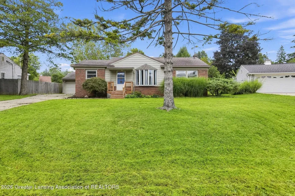 3 Bed 1 Bath Established Mid-Century Residence in Lansing, MI - 2