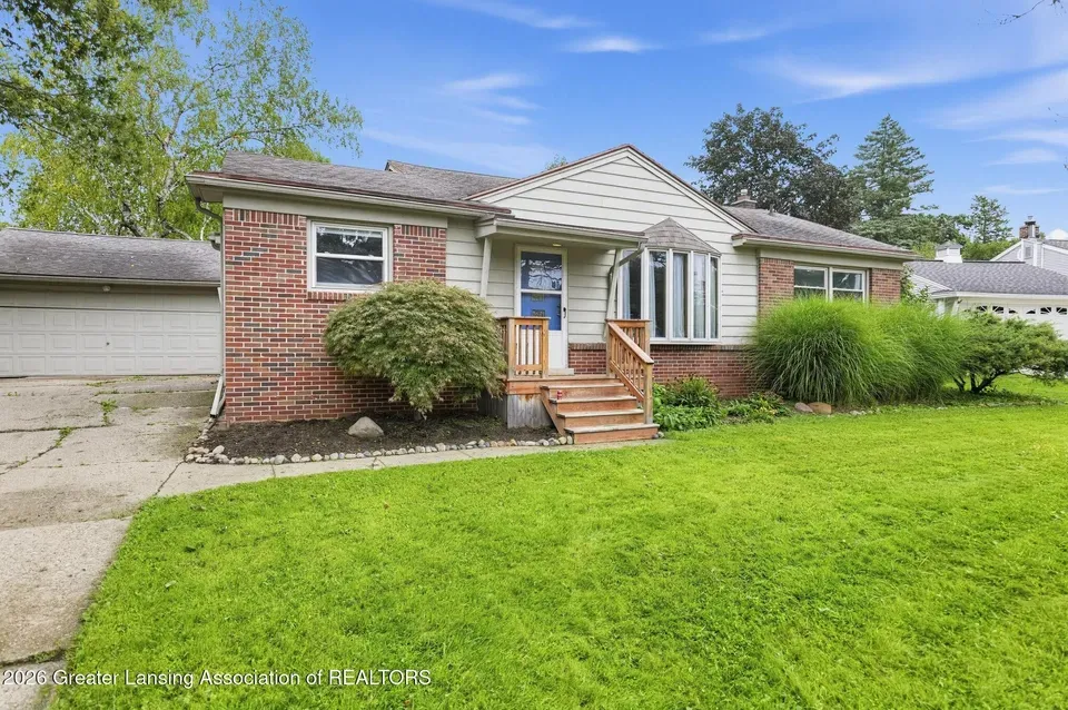 3 Bed 1 Bath Established Mid-Century Residence in Lansing, MI - 4