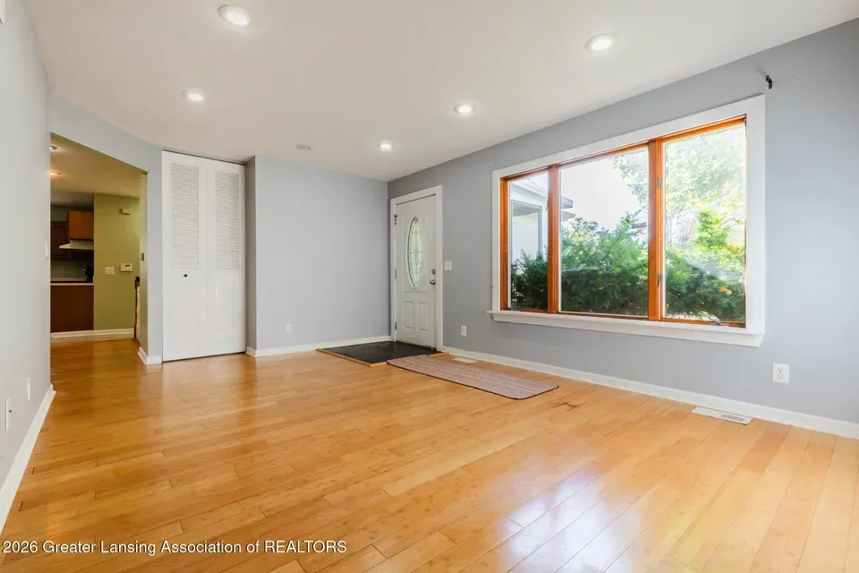 3 Bed 1 Bath Established Mid-Century Residence in Lansing, MI - 4