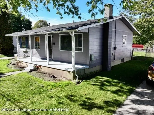 3 Bed 1 Bath Established Mid-Century Residence in Lansing, MI - 4