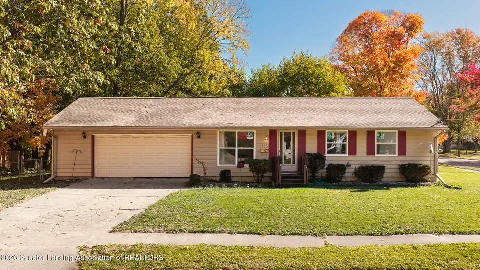3 Bed 1 Bath Established Mid-Century Residence in Lansing, MI