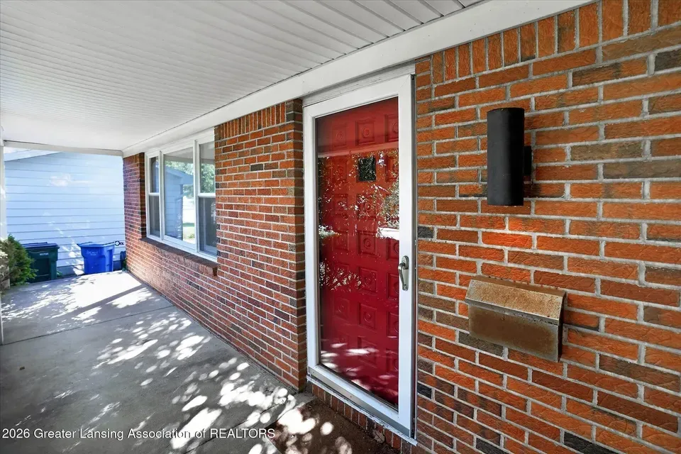 3 Bed 1 Bath Established Mid-Century Residence in Lansing, MI - 2