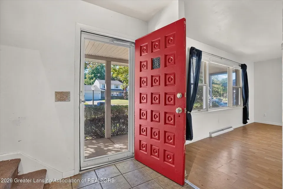 3 Bed 1 Bath Established Mid-Century Residence in Lansing, MI - 3