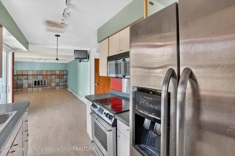 3 Bed 1 Bath Established Mid-Century Residence in Lansing, MI - 5