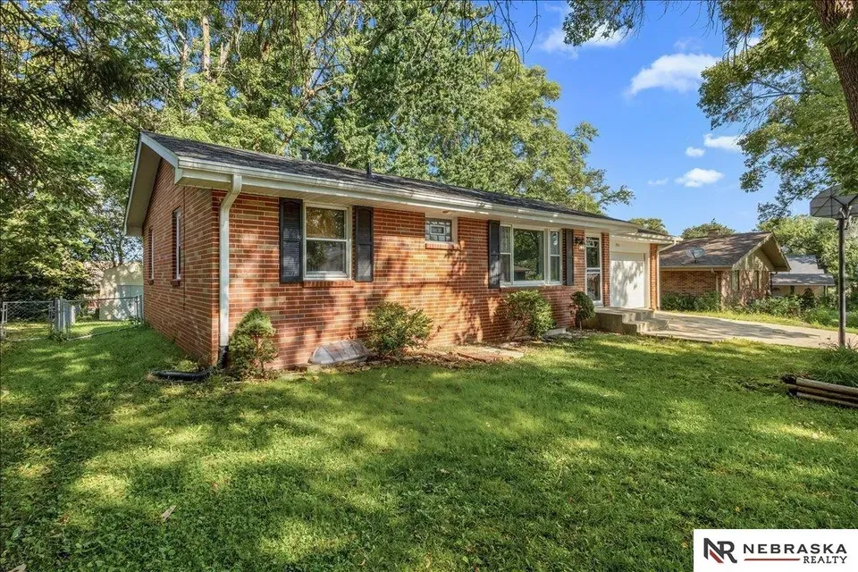 3 Bed 1 Bath Established Mid-Century Residence in Lincoln, NE - 3
