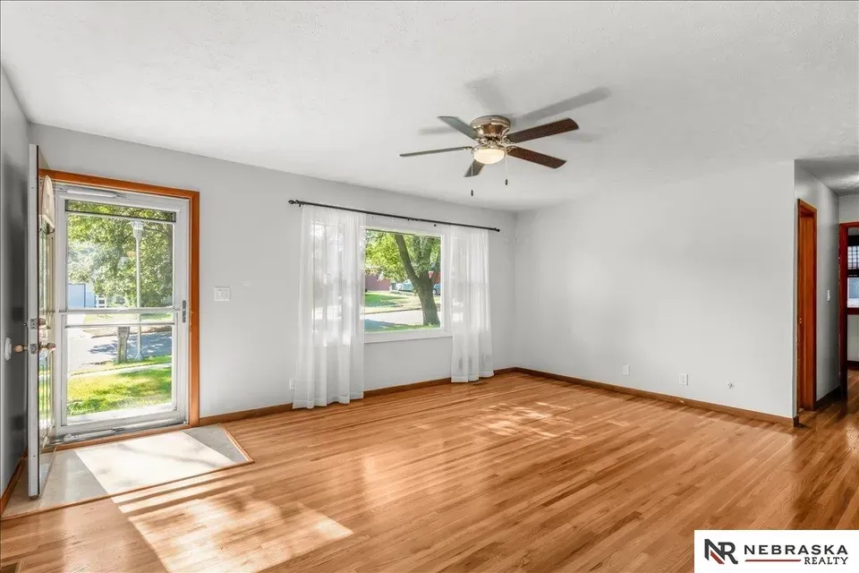 3 Bed 1 Bath Established Mid-Century Residence in Lincoln, NE - 4