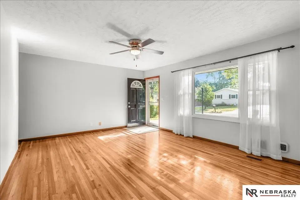3 Bed 1 Bath Established Mid-Century Residence in Lincoln, NE - 5