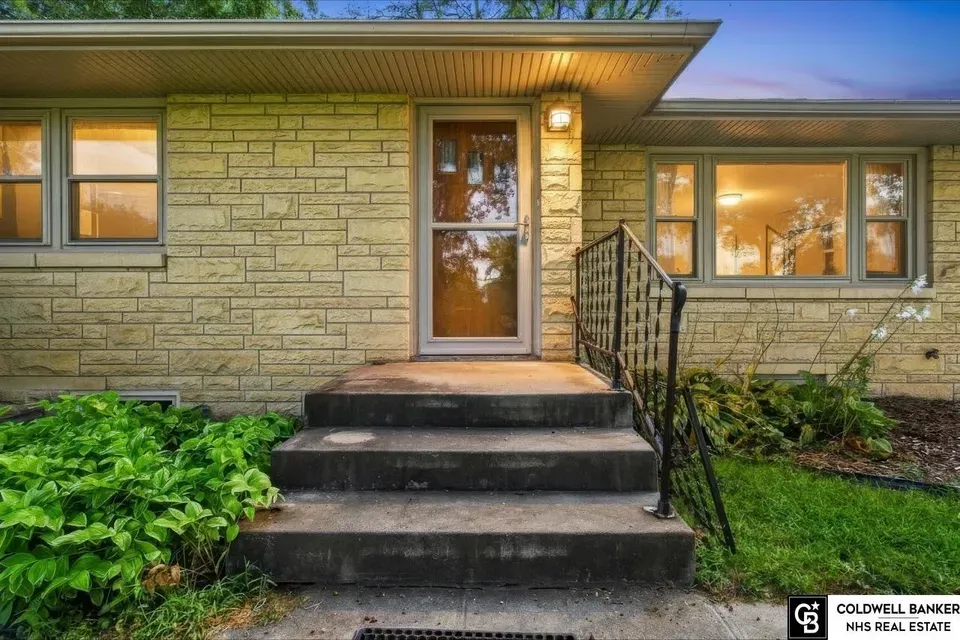 3 Bed 1 Bath Established Mid-Century Residence in Lincoln, NE - 4