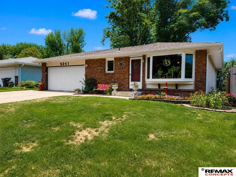 3 Bed 1 Bath Established Mid-Century Residence in Lincoln, NE - 2