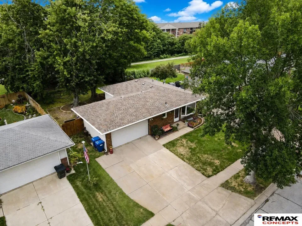 3 Bed 1 Bath Established Mid-Century Residence in Lincoln, NE - 4