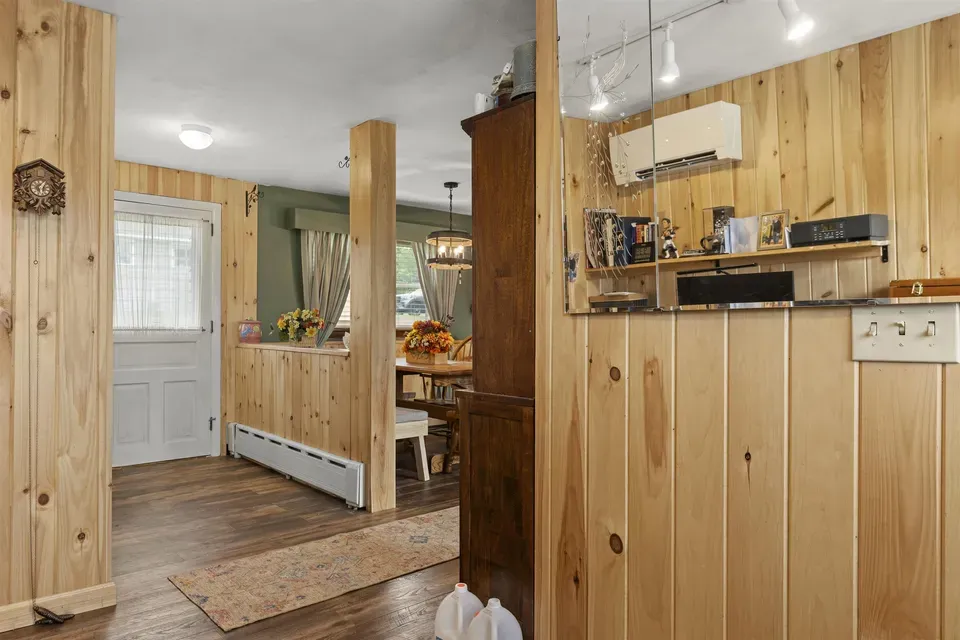 3 Bed 1 Bath Established Mid-Century Residence in Manchester, NH - 5