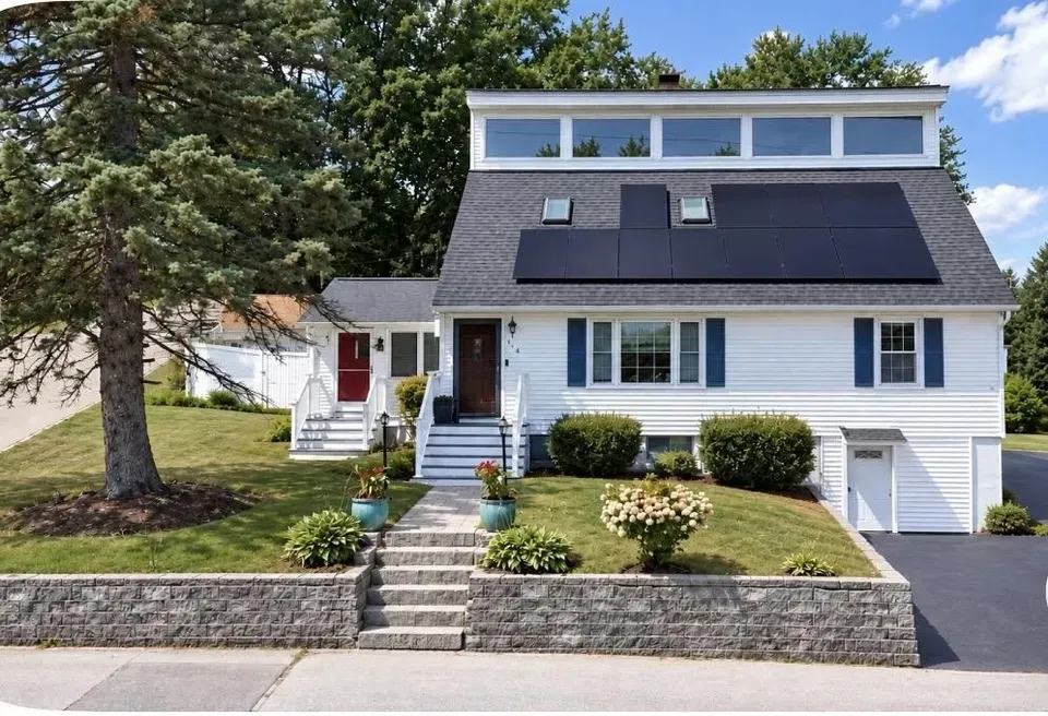 3 Bed 1 Bath Established Mid-Century Residence in Manchester, NH - 1