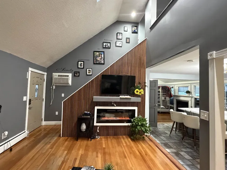 3 Bed 1 Bath Established Mid-Century Residence in Manchester, NH - 2