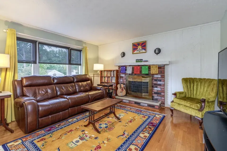 3 Bed 1 Bath Established Mid-Century Residence in Manchester, NH - 3