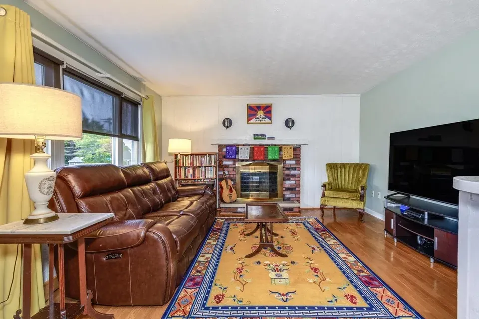 3 Bed 1 Bath Established Mid-Century Residence in Manchester, NH - 5