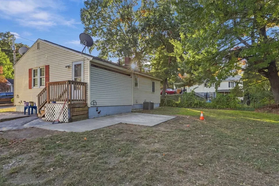 3 Bed 1 Bath Established Mid-Century Residence in Manchester, NH - 3