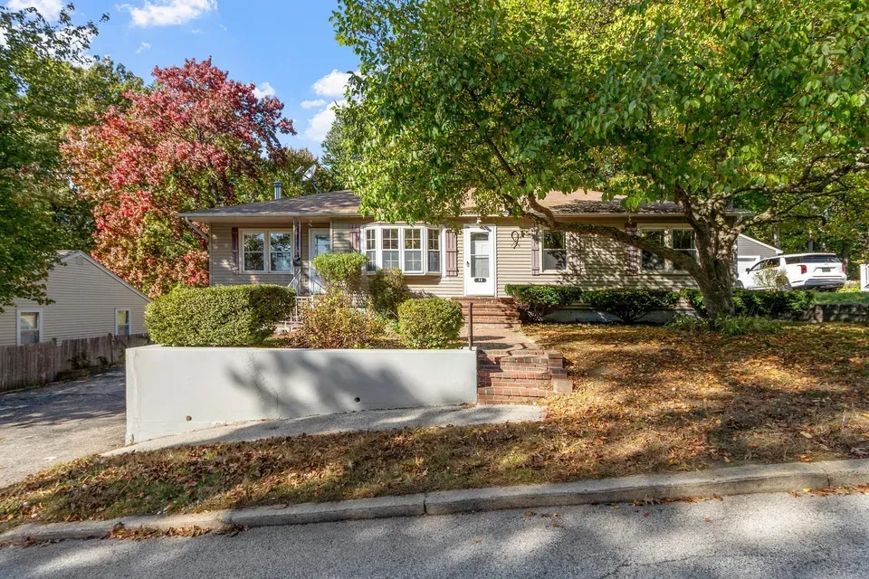 3 Bed 1 Bath Established Mid-Century Residence in Manchester, NH - 1