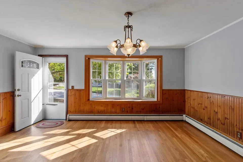 3 Bed 1 Bath Established Mid-Century Residence in Manchester, NH - 5