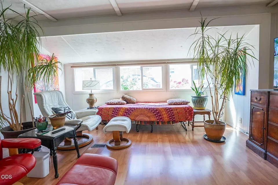 3 Bed 1 Bath Established Mid-Century Residence in Medford, OR - 3