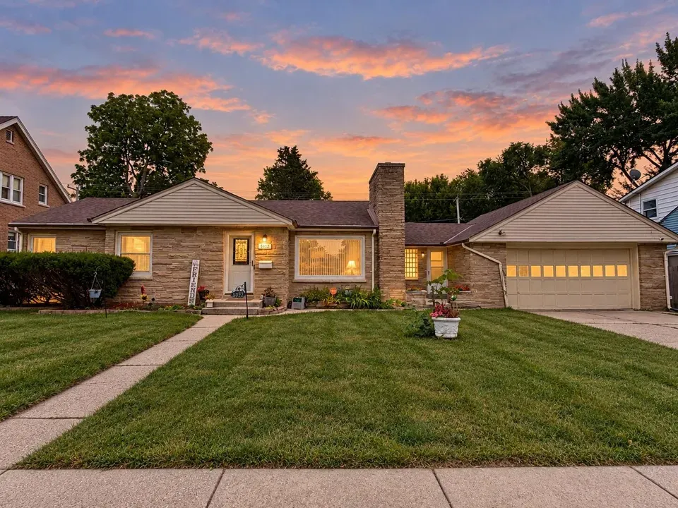 3 Bed 1 Bath Established Mid-Century Residence in Milwaukee, WI - 2