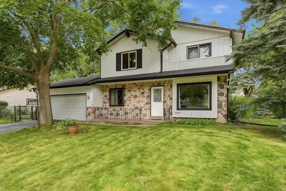 3 Bed 1 Bath Established Mid-Century Residence in Milwaukee, WI