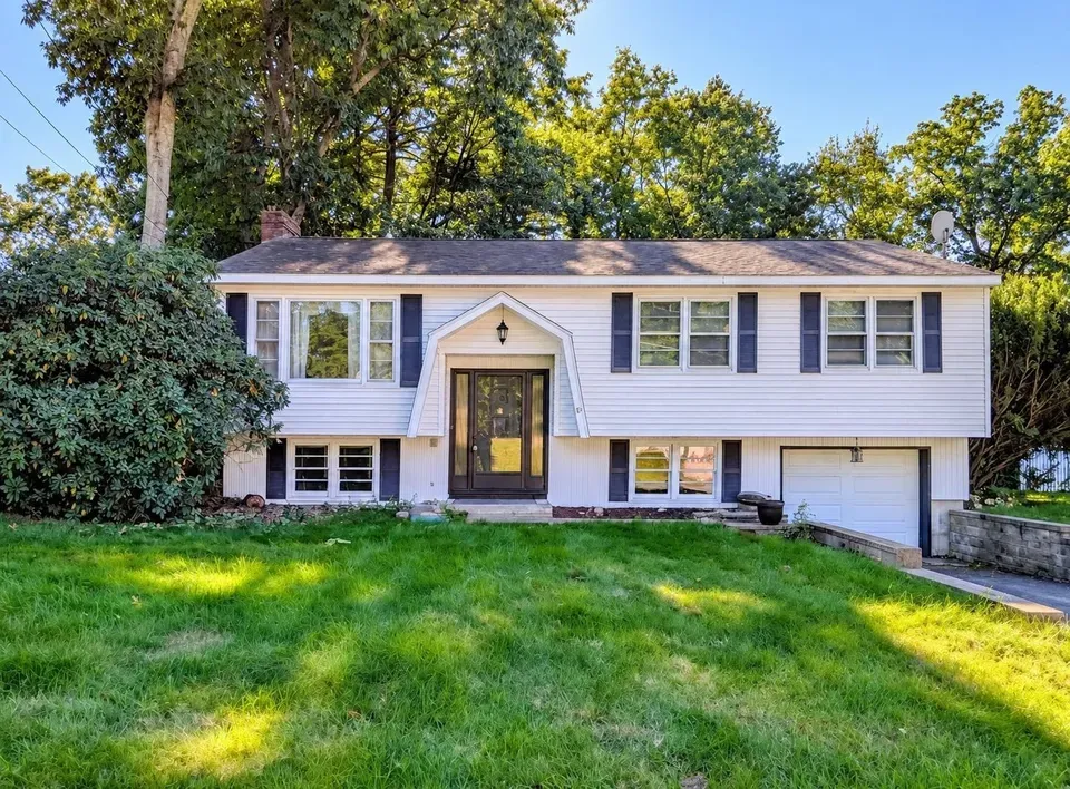 3 Bed 1 Bath Established Mid-Century Residence in Nashua, NH - 1