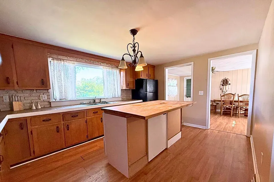 3 Bed 1 Bath Established Mid-Century Residence in Nashua, NH - 3