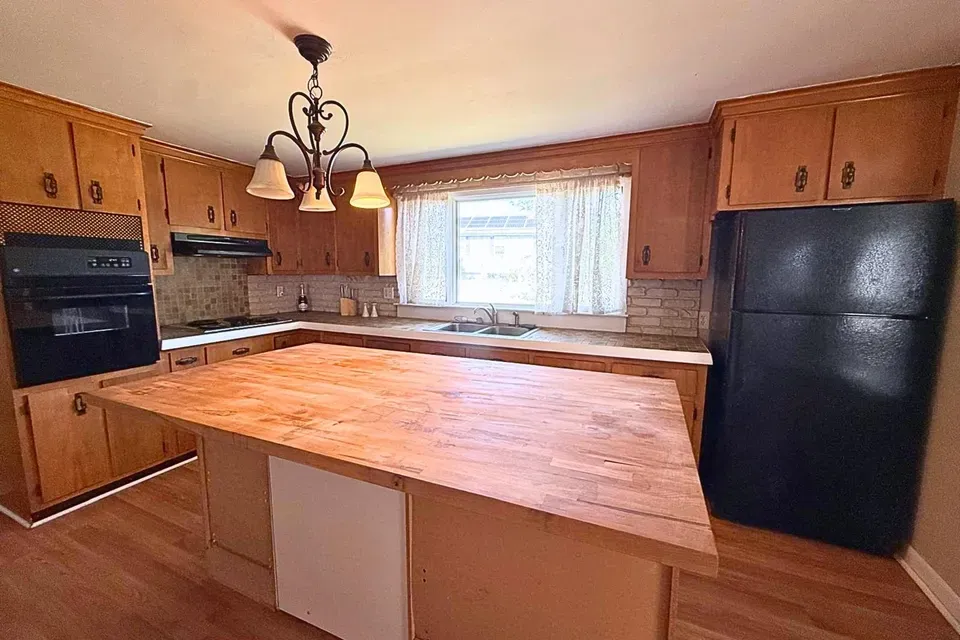 3 Bed 1 Bath Established Mid-Century Residence in Nashua, NH - 5