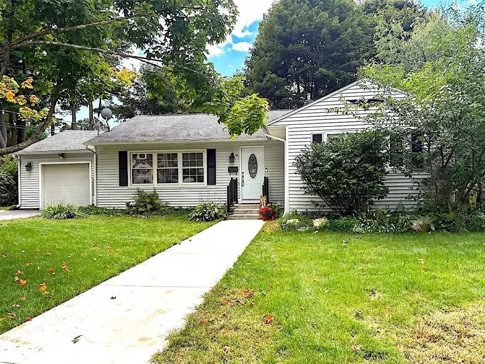 3 Bed 1 Bath Established Mid-Century Residence in Nashua, NH