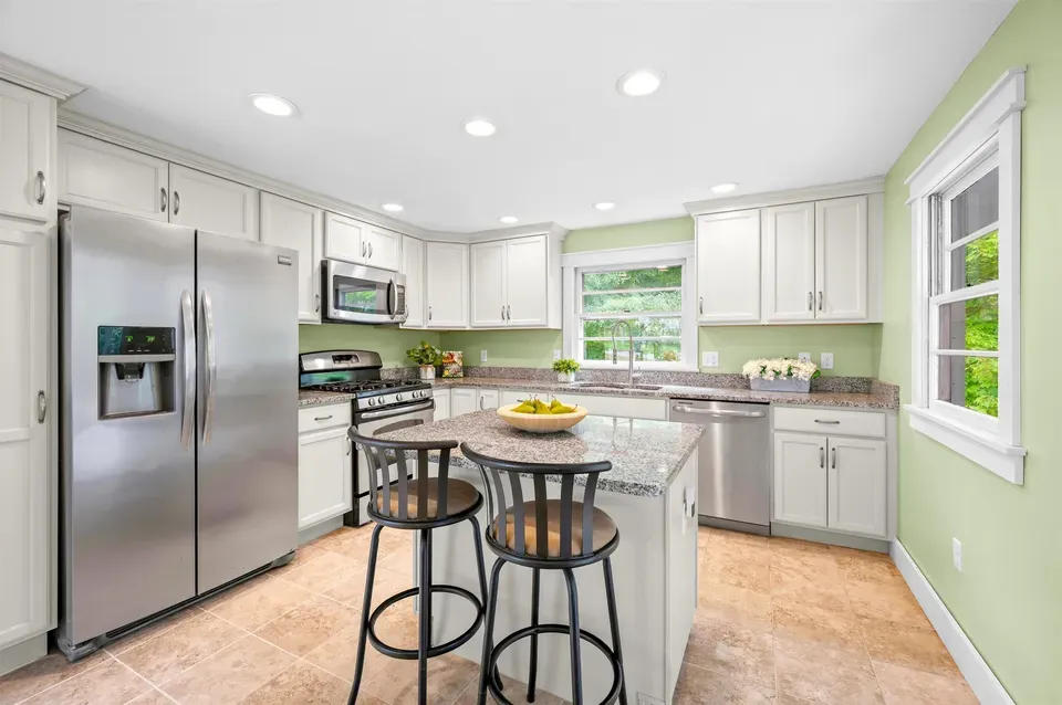 3 Bed 1 Bath Established Mid-Century Residence in Nashua, NH - 5