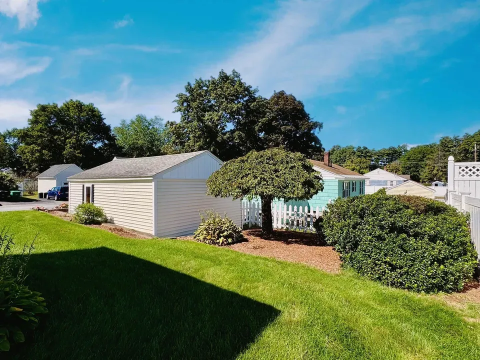 3 Bed 1 Bath Established Mid-Century Residence in Nashua, NH - 5