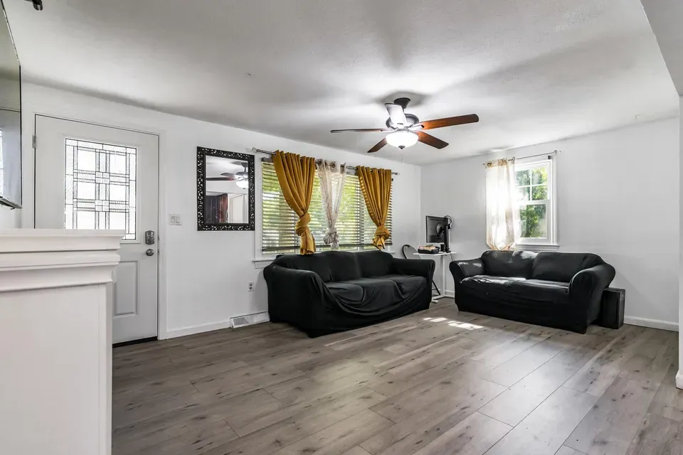 3 Bed 1 Bath Established Mid-Century Residence in Nashua, NH - 4