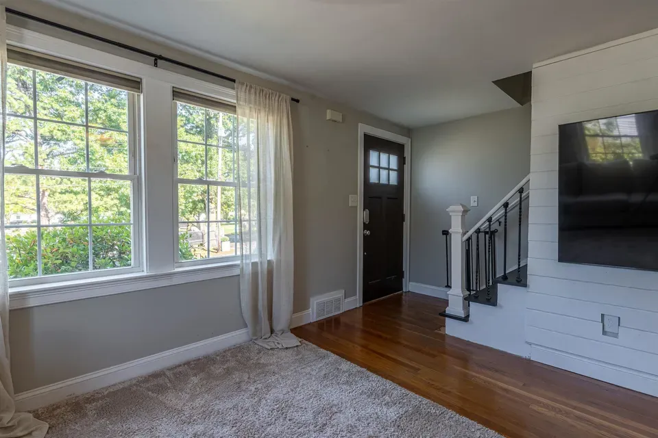 3 Bed 1 Bath Established Mid-Century Residence in Nashua, NH - 2