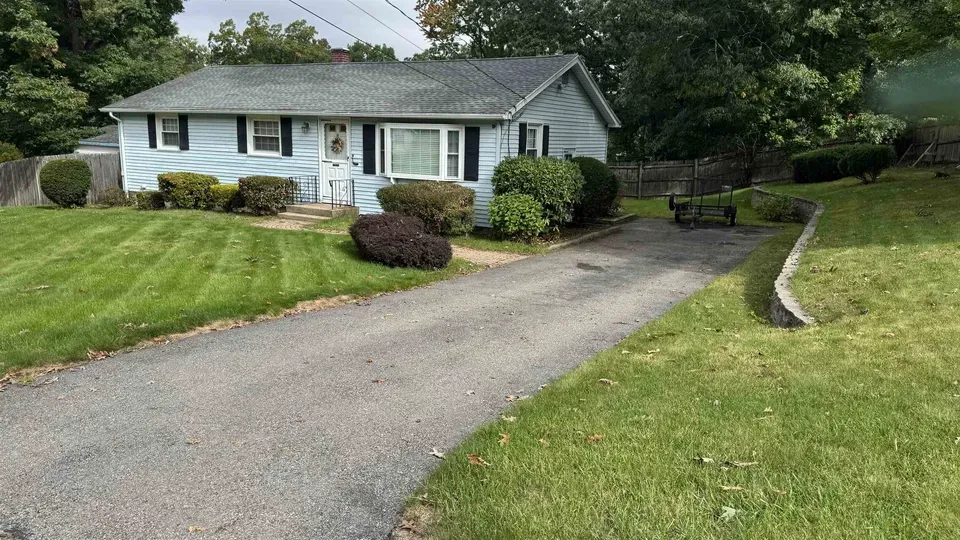 3 Bed 1 Bath Established Mid-Century Residence in Nashua, NH - 1
