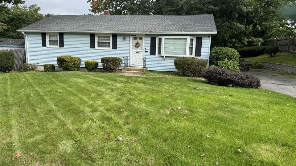 3 Bed 1 Bath Established Mid-Century Residence in Nashua, NH - 2