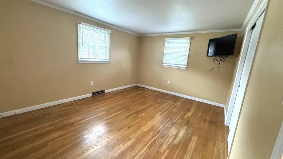 3 Bed 1 Bath Established Mid-Century Residence in Nashua, NH - 5