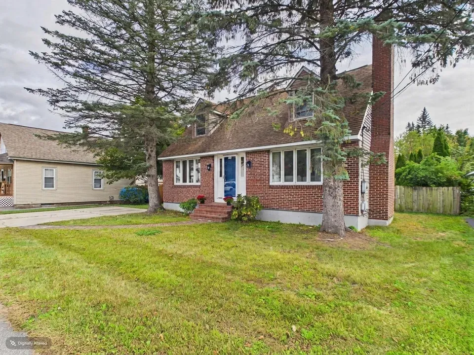 3 Bed 1 Bath Established Mid-Century Residence in Nashua, NH - 2