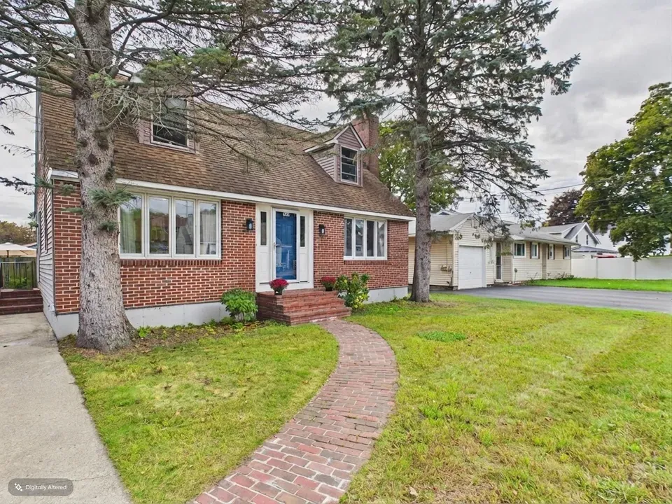 3 Bed 1 Bath Established Mid-Century Residence in Nashua, NH - 3