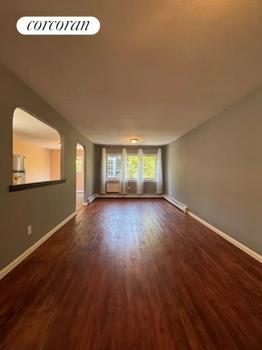 3 Bed 1 Bath Established Mid-Century Residence in New York, NY - 1