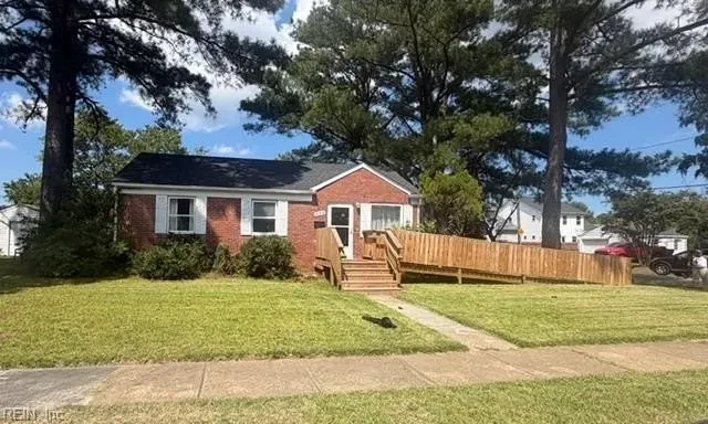 3 Bed 1 Bath Established Mid-Century Residence in Norfolk, VA