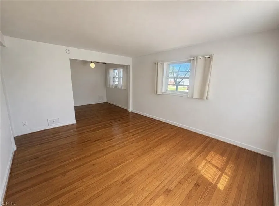 3 Bed 1 Bath Established Mid-Century Residence in Norfolk, VA - 3