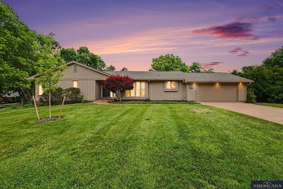 3 Bed 1 Bath Established Mid-Century Residence in Omaha, NE - 2