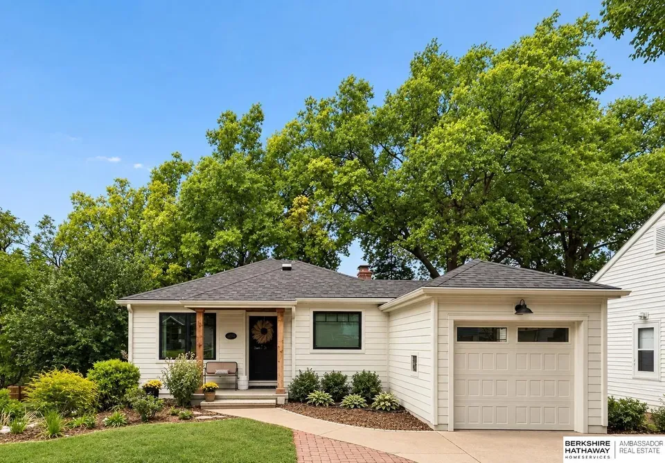 3 Bed 1 Bath Established Mid-Century Residence in Omaha, NE